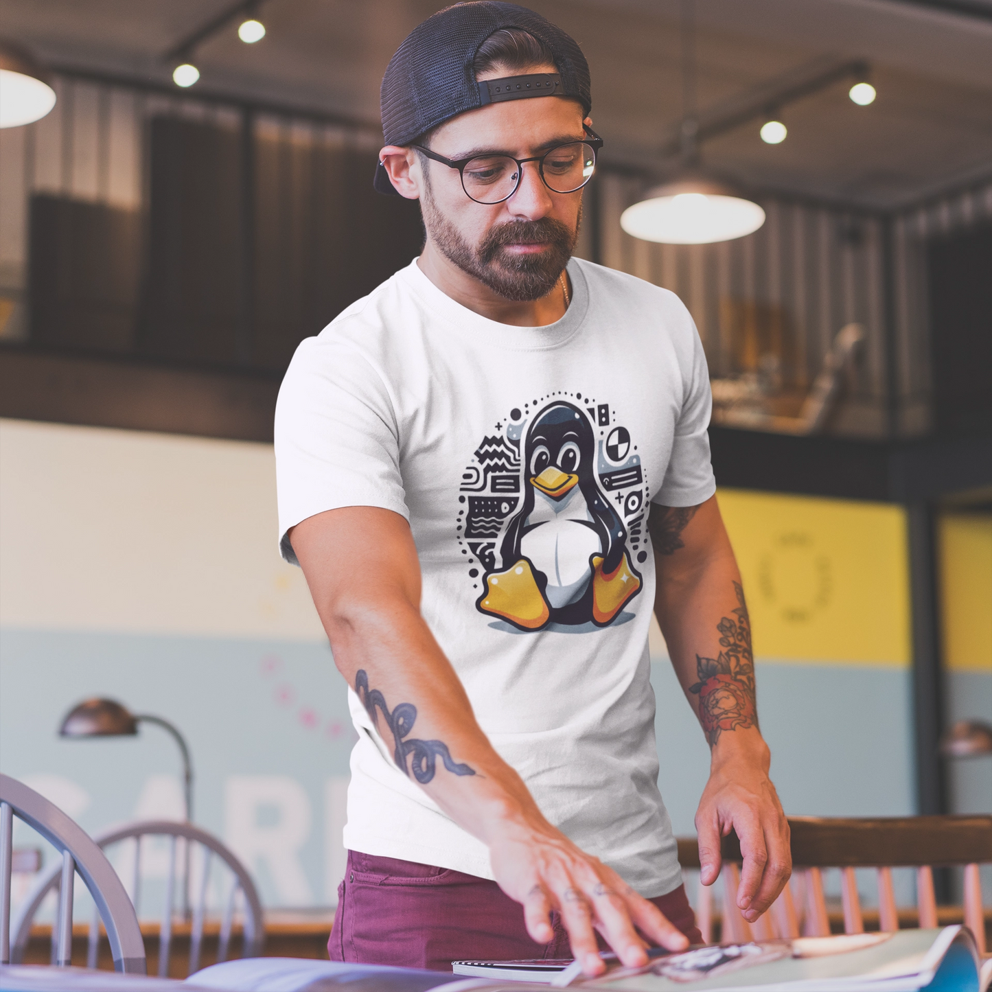 T-Shirt • Tux' World