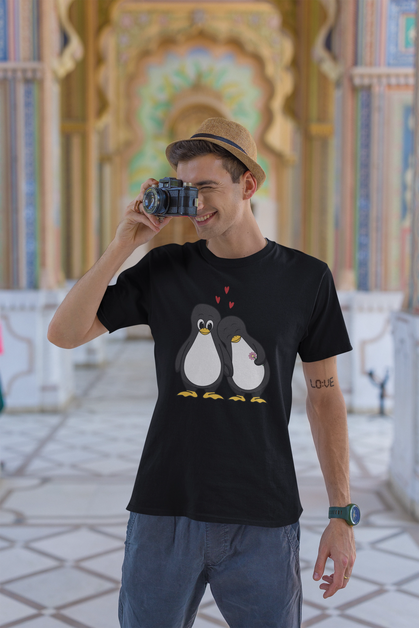 T-Shirt • Penguin Love